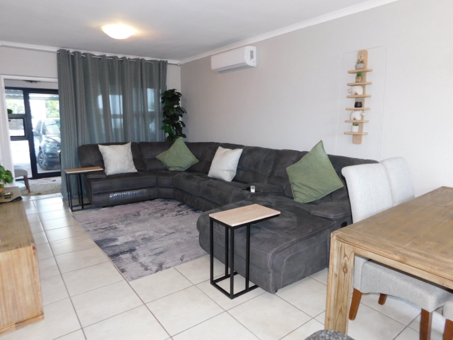 To Let 3 Bedroom Property for Rent in Gordons Bay Central Western Cape